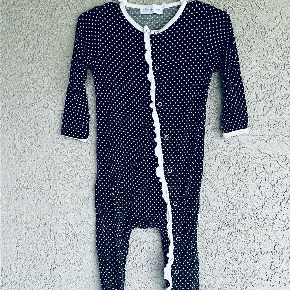 GUC 12-18m baby Goosebumps Black & White Polkadot One Piece Snap with Ruffle